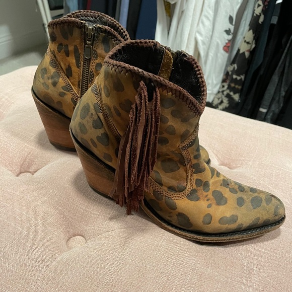 Liberty Black leopard booties - Picture 3 of 6